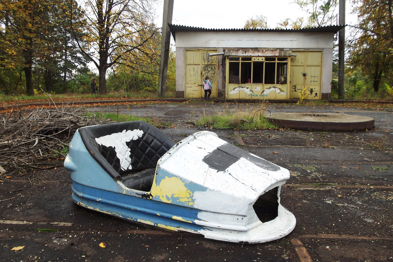 Illustration for article titled The Crumbling Chaos of Abandoned Amusement Parks